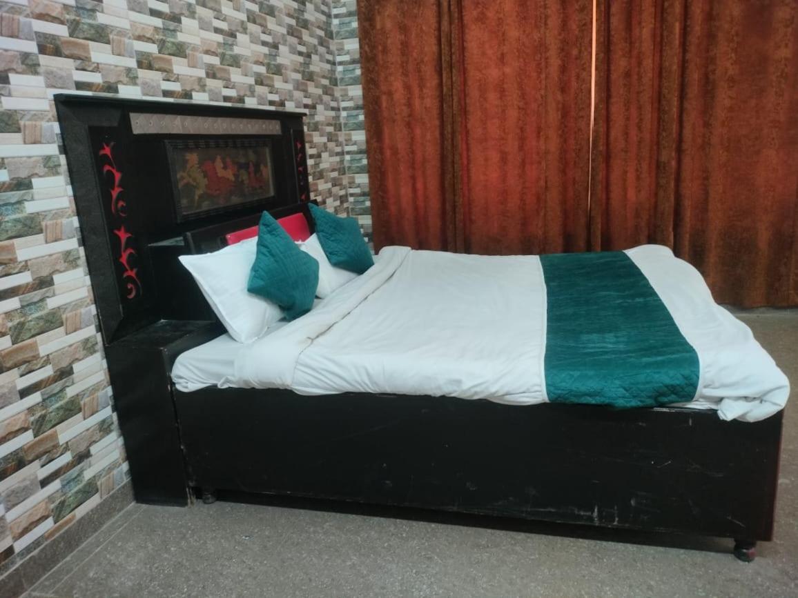 Hotel Gili Cafe & Manali (Himachal Pradesh)